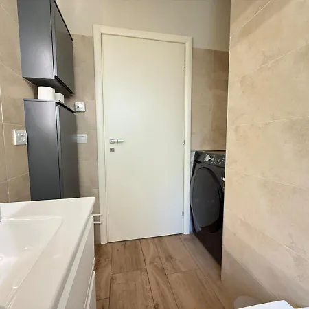 Apartamento In Citta Con Giardino E Piscina Privati *
