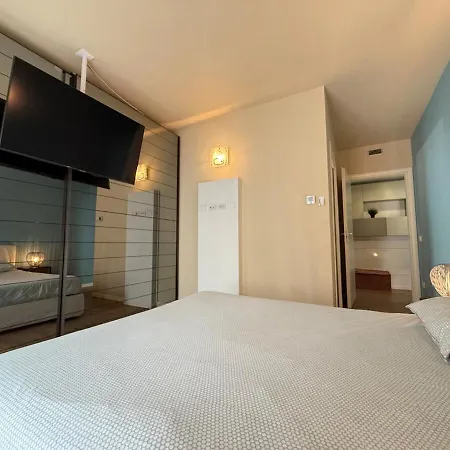 Appartamento In Citta Con Giardino E Piscina Privati *